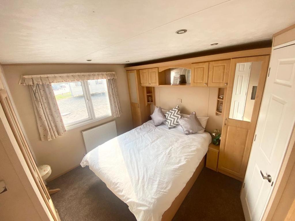 Luxury 2 Bedroom 2 Bathroom Caravan-Small Sofa 1 Pers Saint Osyth Kültér fotó