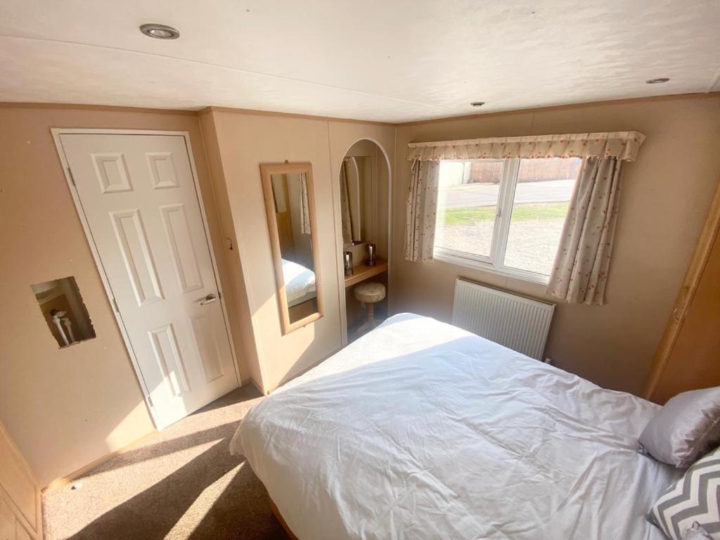 Luxury 2 Bedroom 2 Bathroom Caravan-Small Sofa 1 Pers Saint Osyth Kültér fotó
